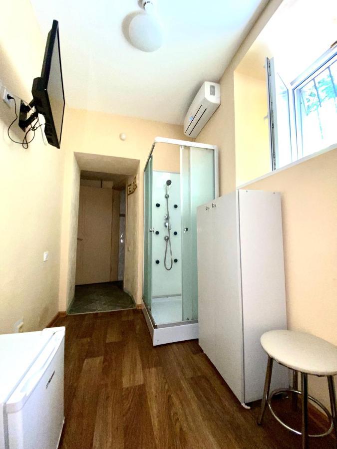 Адмирал Хостел Odessa Exteriör bild